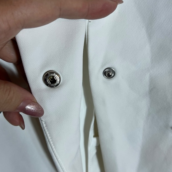 Veronica Beard Bi-Stretch Scuba Jacket White, Size 4 - Picture 7 of 16